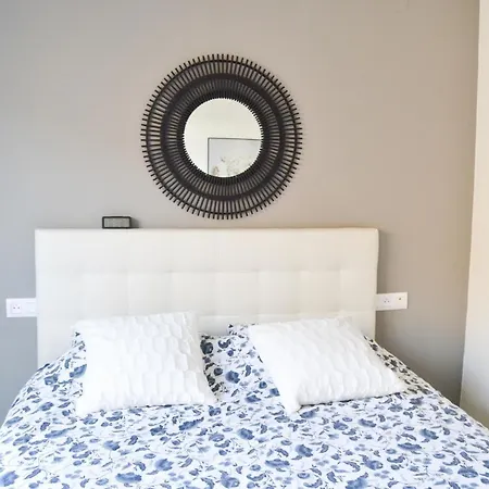 Апартаменти Luxury With Sea Views Private Parking And Terrace *