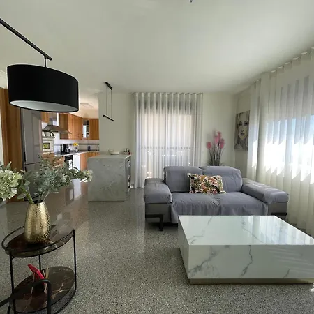 Luxury With Sea Views Private Parking And Terrace Апартаменти *