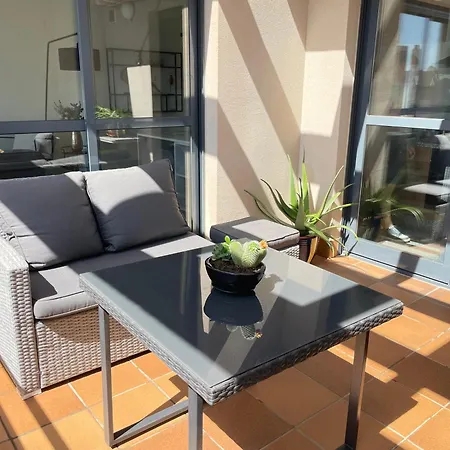 Апартаменти Luxury With Sea Views Private Parking And Terrace Фуенхірола