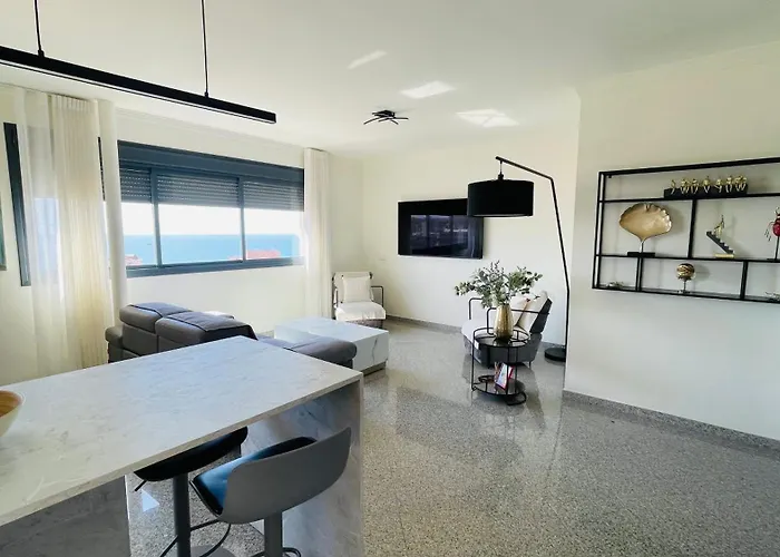 Daire Luxury With Sea Views Private Parking And Terrace